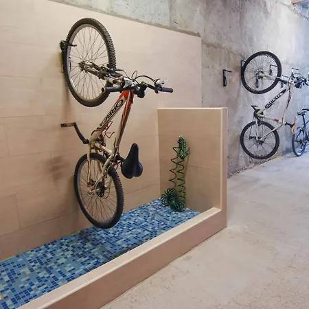 Modern Building * Жерона