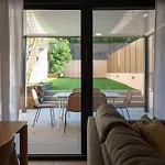 Апартаменты Modern Building *