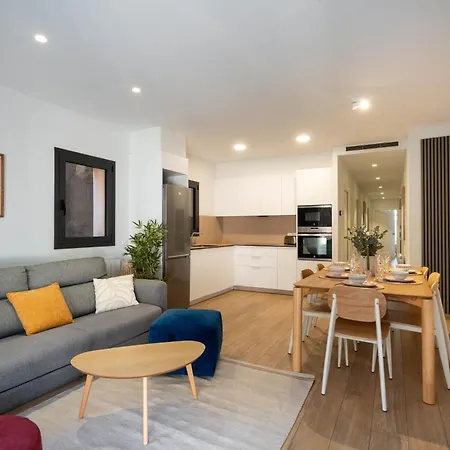 Modern Apartments In One Building, In The Heart Of Girona Girona