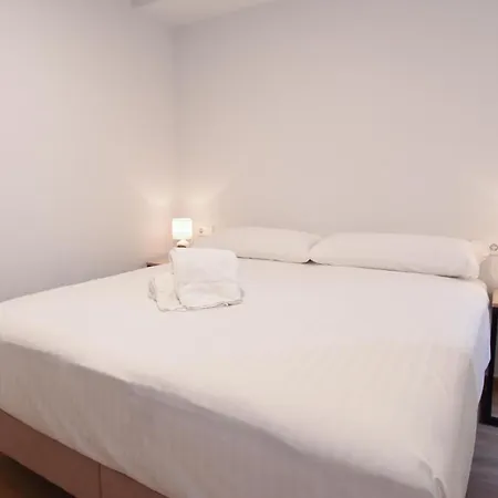 Modern Building Жирона