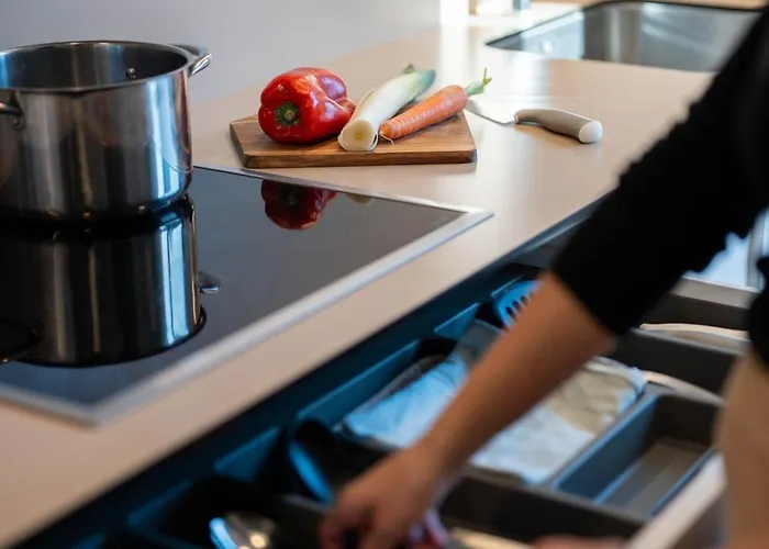 Modern Building * ז'ירונה